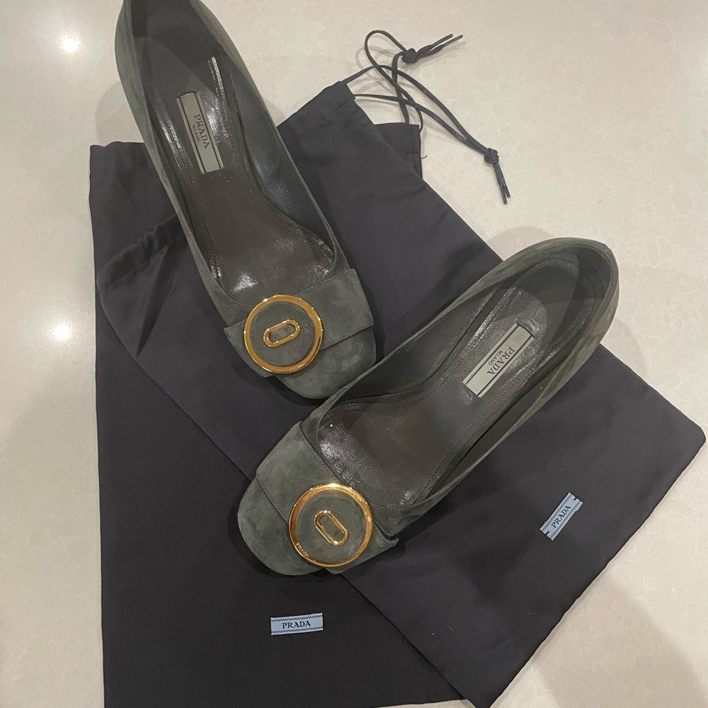 Prada- Women's Gray (Size 8) Block heel Suede Flats